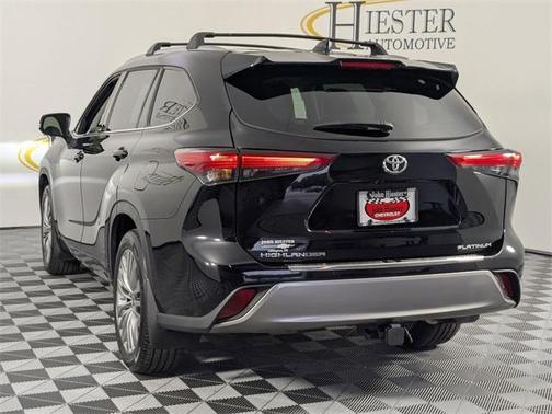 2023 Toyota Highlander Platinum