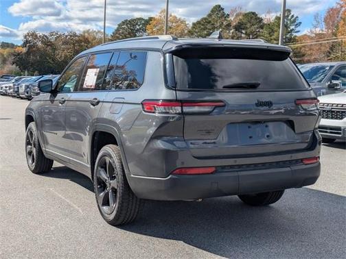 2022 Jeep Grand Cherokee L Laredo