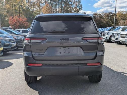 2022 Jeep Grand Cherokee L Laredo