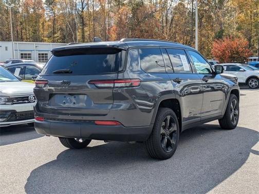 2022 Jeep Grand Cherokee L Laredo