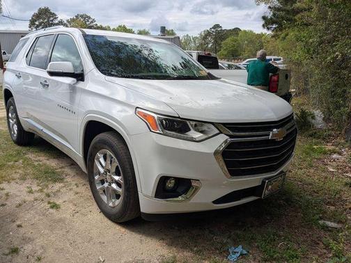 Summit White 2021 Chevrolet Traverse Premier