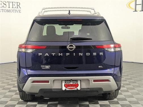 2022 Nissan Pathfinder SL