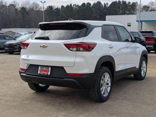 Summit White 2026 Chevrolet Trailblazer LS