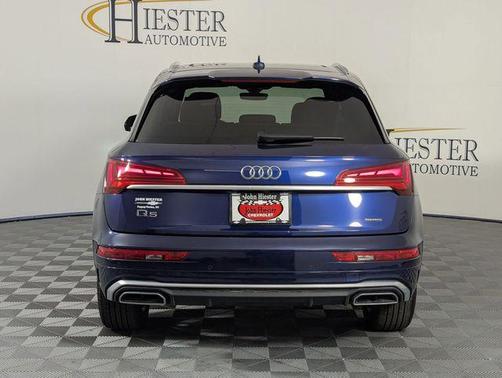Navarra Blue Metallic 2022 Audi Q5 45 S line quattro Premium