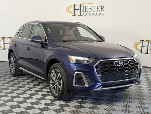 Navarra Blue Metallic 2022 Audi Q5 45 S line quattro Premium