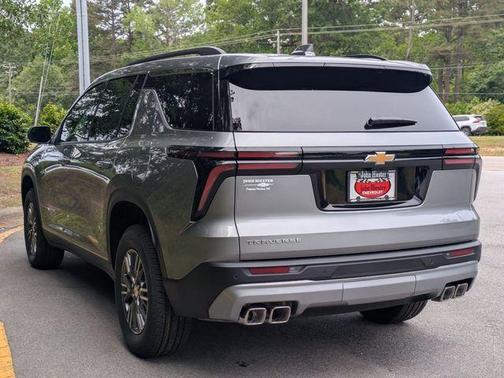 Sterling Gray Metallic 2026 Chevrolet Traverse LT