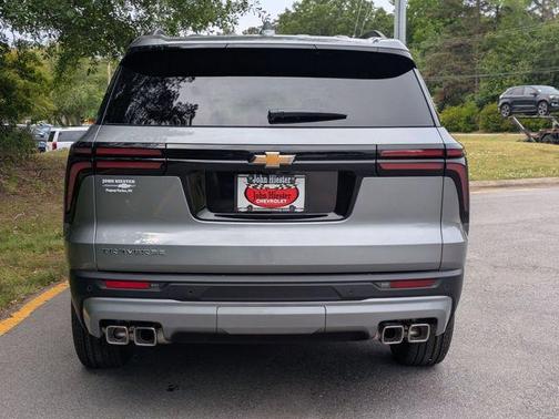 Sterling Gray Metallic 2026 Chevrolet Traverse LT