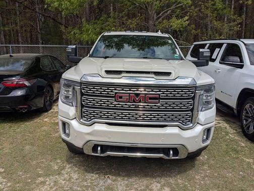 White Frost Tri-Coat 2022 GMC Sierra 2500 Denali