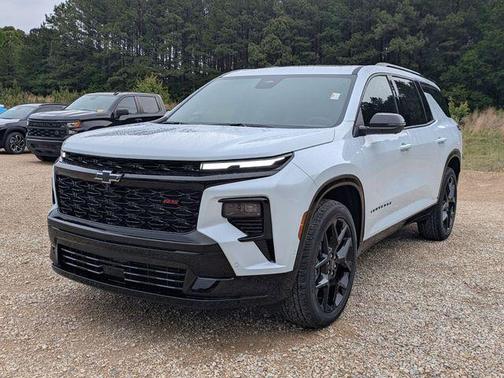 Polar White 2026 Chevrolet Traverse RS