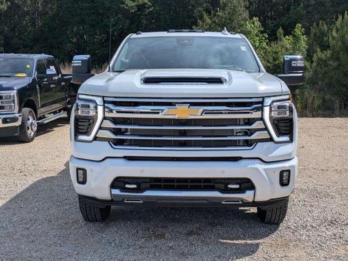 Summit White 2026 Chevrolet Silverado 3500 High Country