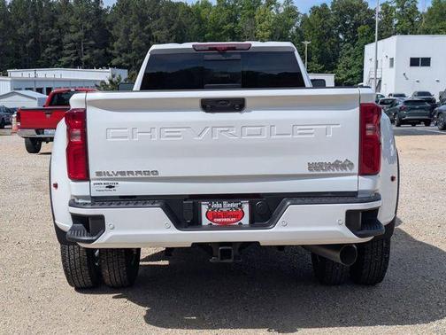 Summit White 2026 Chevrolet Silverado 3500 High Country