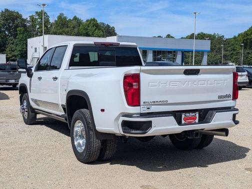 Summit White 2026 Chevrolet Silverado 3500 High Country