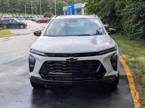 Summit White 2026 Chevrolet Trax ACTIV
