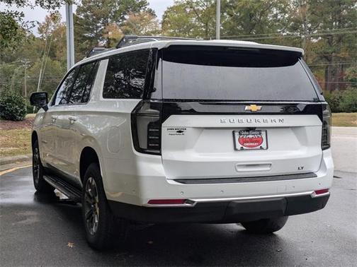 2026 Chevrolet Suburban LT