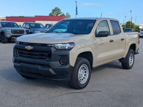 Sand Dune Metallic 2024 Chevrolet Colorado WT