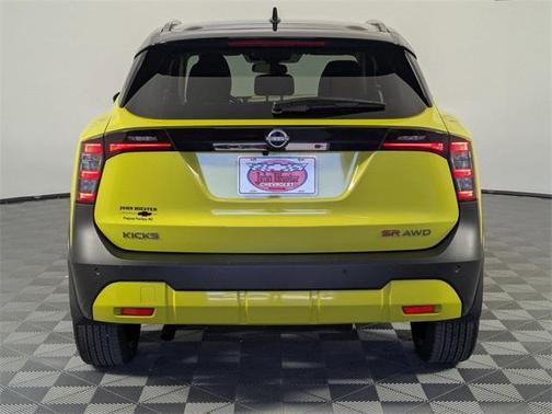 2025 Nissan Kicks SR