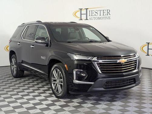 Mosaic Black Metallic 2023 Chevrolet Traverse High Country