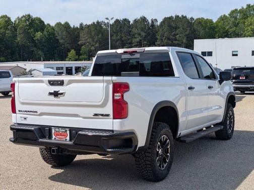 Summit White 2026 Chevrolet Silverado 1500 ZR2