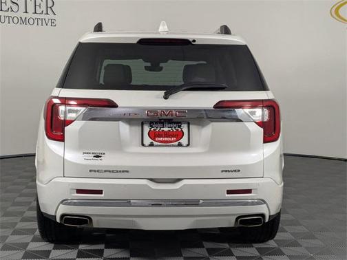 2022 GMC Acadia Denali