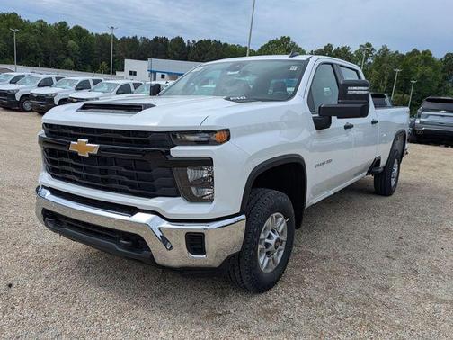 Summit White 2026 Chevrolet Silverado 2500 WT