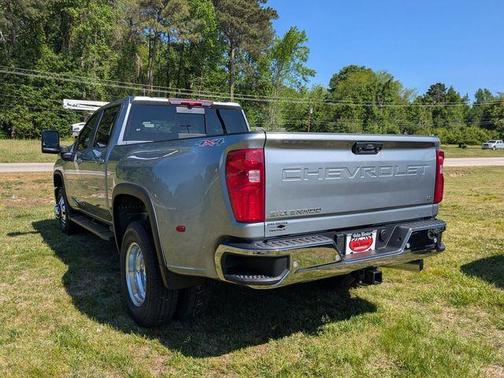 Sterling Gray Metallic 2026 Chevrolet Silverado 3500 LT