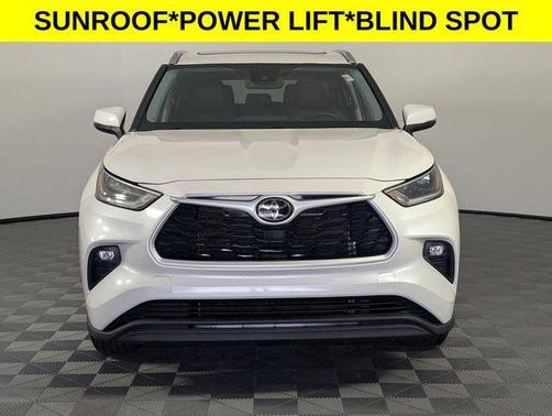 Blizzard Pearl 2021 Toyota Highlander XLE