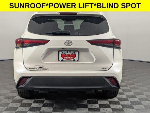 Blizzard Pearl 2021 Toyota Highlander XLE