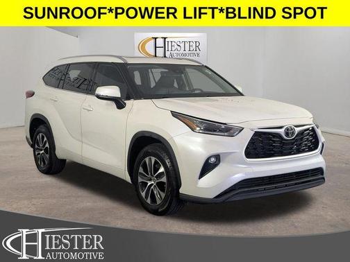 Blizzard Pearl 2021 Toyota Highlander XLE