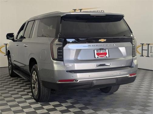 2025 Chevrolet Suburban LT