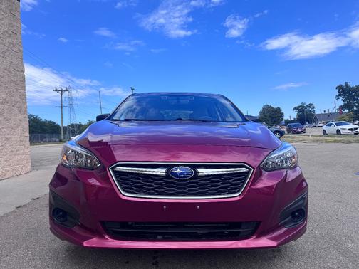Red 2019 Subaru Impreza 2.0i