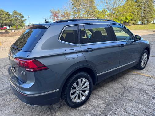 Grey 2018 Volkswagen Tiguan 2.0T SE