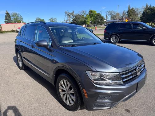 Grey 2018 Volkswagen Tiguan 2.0T SE