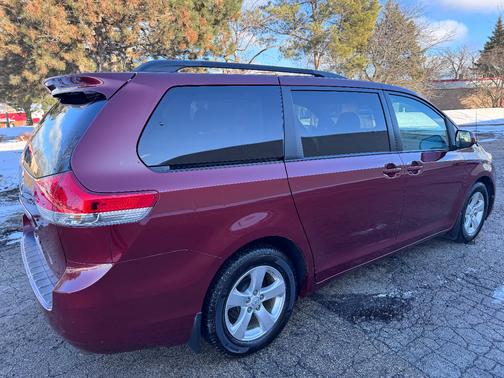 2013 Toyota Sienna LE Auto Access Seat