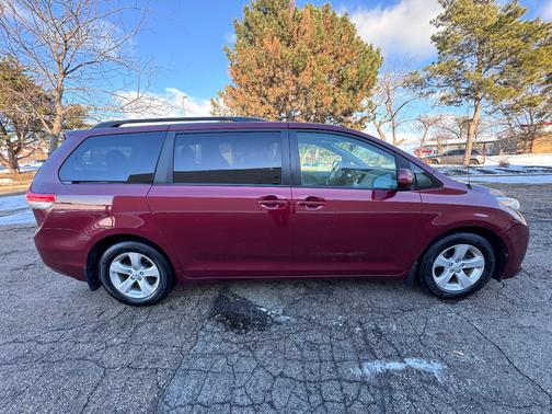 2013 Toyota Sienna LE Auto Access Seat