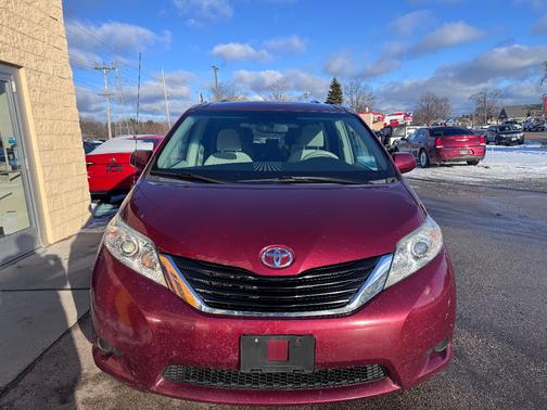 2013 Toyota Sienna LE Auto Access Seat