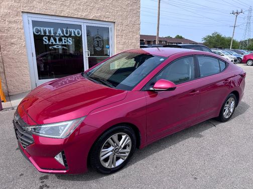 Red 2019 Hyundai ELANTRA SEL
