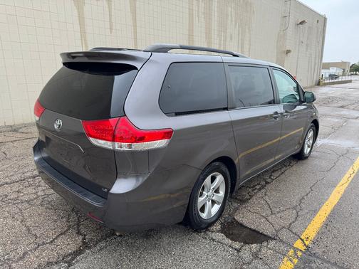2013 Toyota Sienna LE