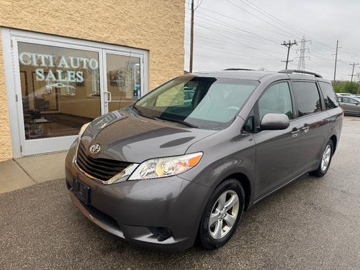 2013 Toyota Sienna LE