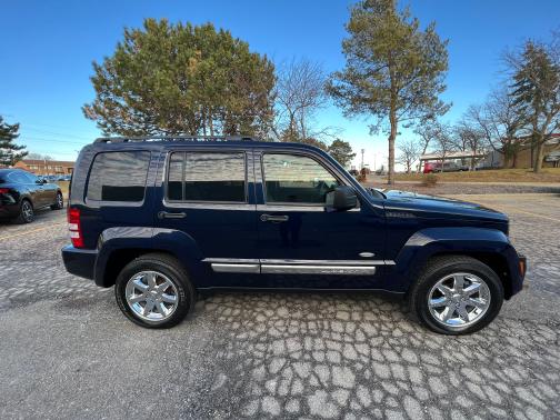 Photo 4 of 30 of 2012 Jeep Liberty Sport Latitude
