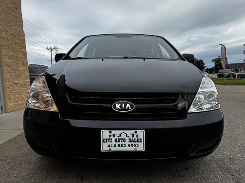 2009 Kia Sedona LX
