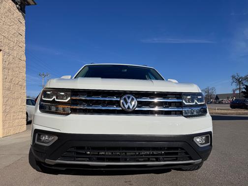 2018 Volkswagen Atlas 3.6L SEL Premium