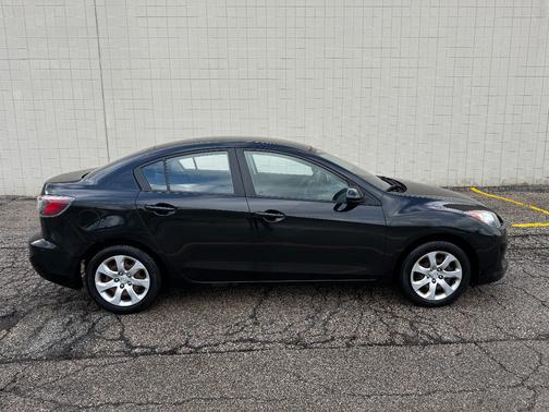 2013 Mazda Mazda3 i Sport