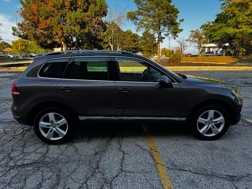 2013 Volkswagen Touareg TDI Lux
