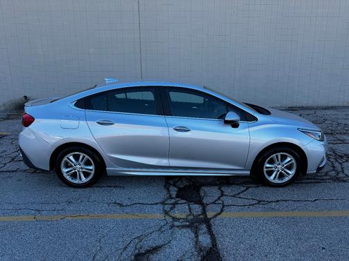 2017 Chevrolet Cruze LT