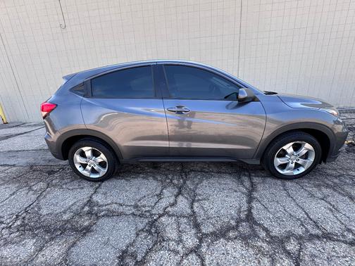 Grey 2016 Honda HR-V LX