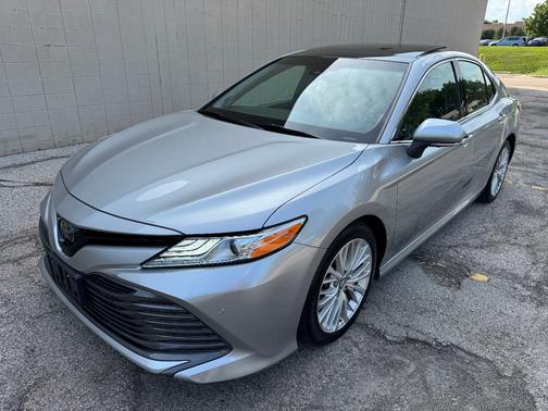 Silver 2018 Toyota Camry XLE