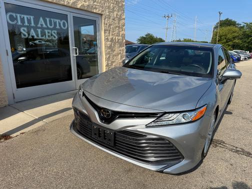 Silver 2018 Toyota Camry XLE