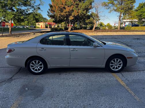 2004 Lexus ES 330 Base