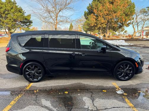 2019 Chrysler Pacifica Touring Plus