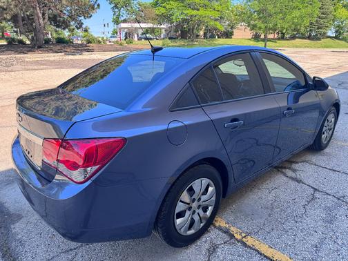 Blue 2014 Chevrolet Cruze LS